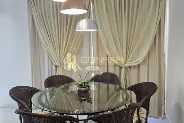 Apartamento &agrave; venda - 130m&sup2; - Meia Praia