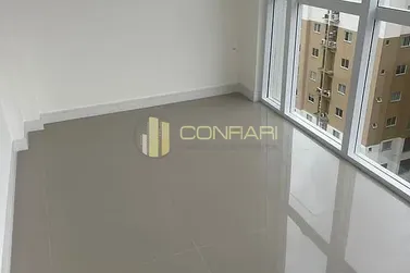 Apartamento &agrave; venda - 145m&sup2; - Meia Praia