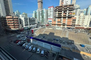 Apartamento &agrave; venda - Meia Praia