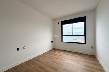 Apartamento &agrave; venda - 190m&sup2; - Meia Praia