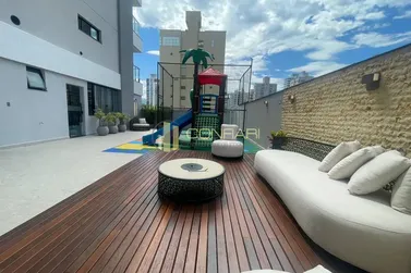 Apartamento &agrave; venda - 133m&sup2; - meia praia