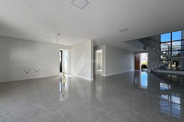 Casa &agrave; venda - 265m&sup2; - Santa Regina