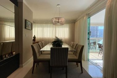 Apartamento &agrave; venda - 138m&sup2; - Centro
