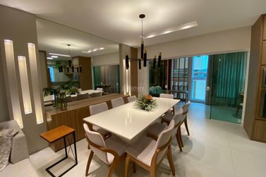 Apartamento &agrave; venda - 141m&sup2; - Meia Praia