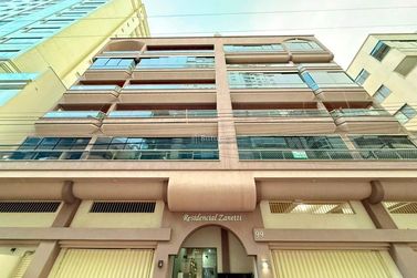 Apartamento &agrave; venda - 114m&sup2; - Meia Praia