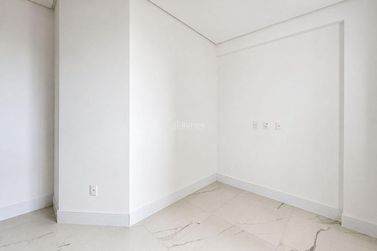 Apartamento &agrave; venda - 127m&sup2; - Meia Praia