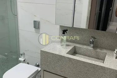 Apartamento &agrave; venda - 140m&sup2; - Meia Praia