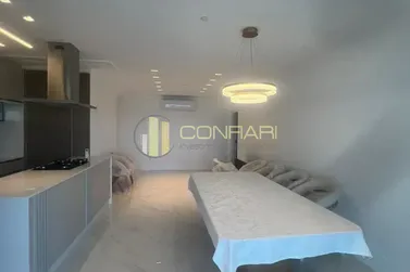 Apartamento &agrave; venda - 143m&sup2; - centro