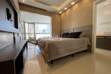 Apartamento &agrave; venda - 178m&sup2; - Meia Praia