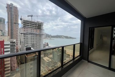 Apartamento &agrave; venda - 130m&sup2; - Meia Praia