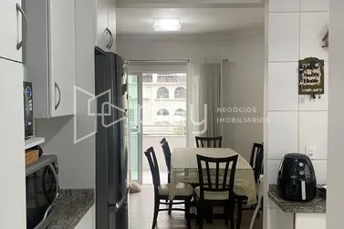 Apartamento &agrave; venda - 112m&sup2; - Meia Praia