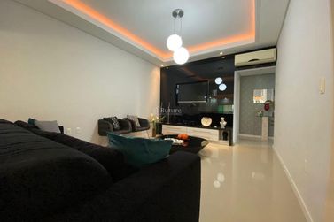 Apartamento &agrave; venda - 143m&sup2; - Meia Praia