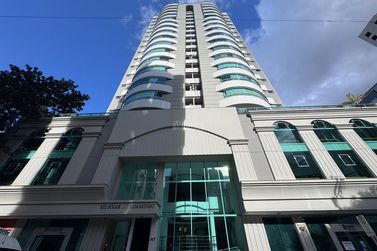 Apartamento &agrave; venda - 122m&sup2; - Centro