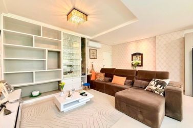 Apartamento &agrave; venda - 135m&sup2; - Meia Praia