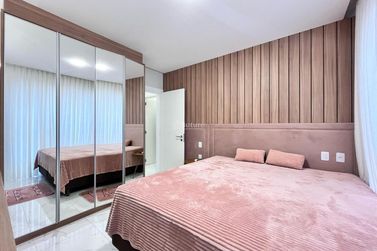 Apartamento &agrave; venda - 185m&sup2; - Meia Praia
