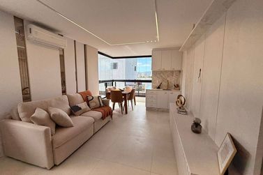 Apartamento &agrave; venda - Meia Praia