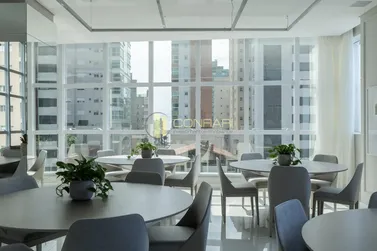 Apartamento &agrave; venda - 148m&sup2; - Meia Praia