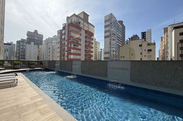 Apartamento &agrave; venda - 206m&sup2; - Meia Praia