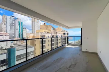 Apartamento &agrave; venda - 207m&sup2; - Meia Praia
