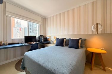 Apartamento &agrave; venda - 160m&sup2; - Meia Praia