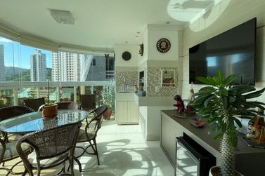 Apartamento &agrave; venda - 138m&sup2; - Centro