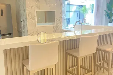 Apartamento &agrave; venda - 140m&sup2; - Meia Praia