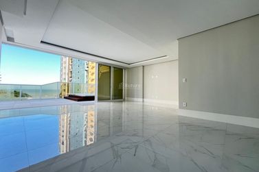 Apartamento &agrave; venda - 223m&sup2; - Pioneiros