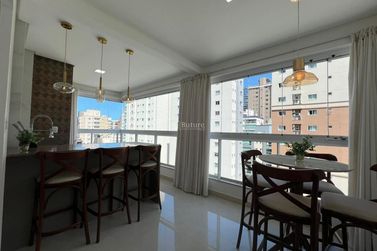Apartamento &agrave; venda - 130m&sup2; - Meia Praia