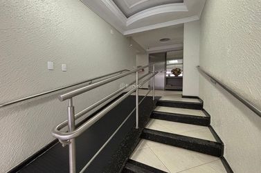 Apartamento &agrave; venda - 147m&sup2; - Meia Praia
