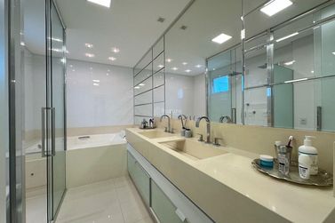 Apartamento &agrave; venda - 281m&sup2; - Meia Praia