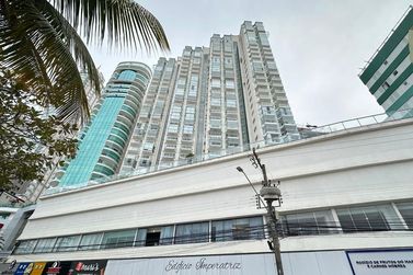 Apartamento &agrave; venda - 165m&sup2; - Centro