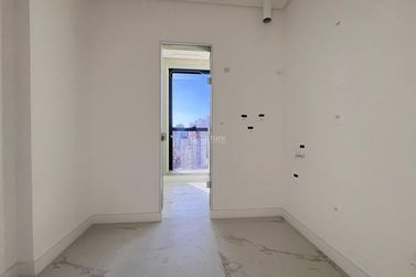 Apartamento &agrave; venda - 153m&sup2; - Meia Praia