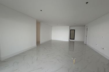 Apartamento &agrave; venda - 178m&sup2; - Centro
