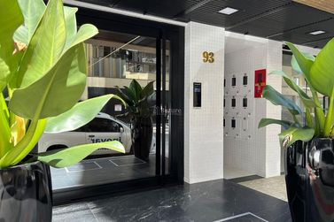 Apartamento &agrave; venda - 129m&sup2; - Meia Praia