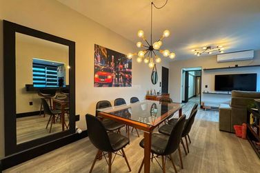 Apartamento &agrave; venda - 137m&sup2; - Centro