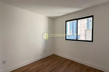 Apartamento &agrave; venda - 103m&sup2; - Meia Praia