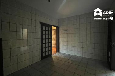 Casa para alugar - 319m&sup2; - Centro