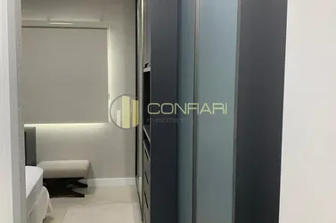 Apartamento &agrave; venda - 140m&sup2; - Meia Praia