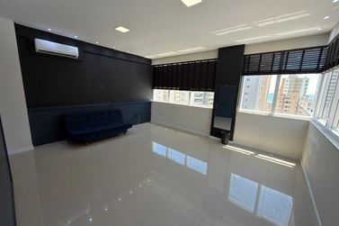 Sala Comercial &agrave; venda - 60m&sup2; - Meia Praia
