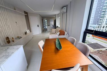 Apartamento &agrave; venda - Meia Praia