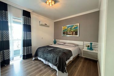 Apartamento para alugar - 170m&sup2; - Meia Praia