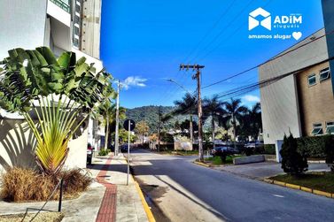 Apartamento para alugar - 80m&sup2; - Praia Brava