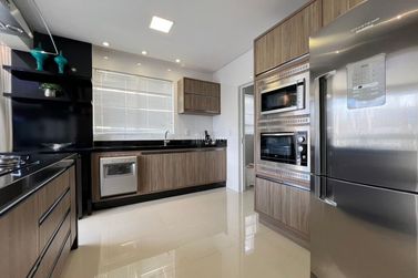 Apartamento &agrave; venda - 148m&sup2; - Meia Praia