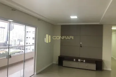 Apartamento &agrave; venda - 145m&sup2; - Meia Praia