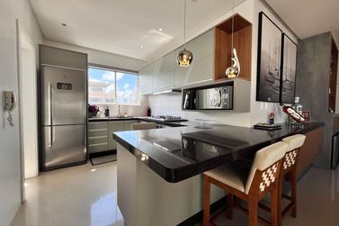 Apartamento &agrave; venda - 148m&sup2; - Meia Praia