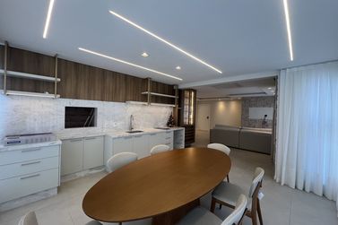Apartamento &agrave; venda - 134m&sup2; - Meia Praia