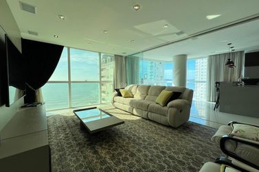 Apartamento &agrave; venda - 273m&sup2; - Meia Praia