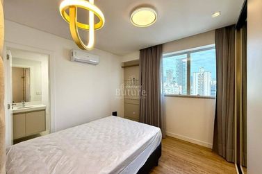Apartamento &agrave; venda - Meia Praia