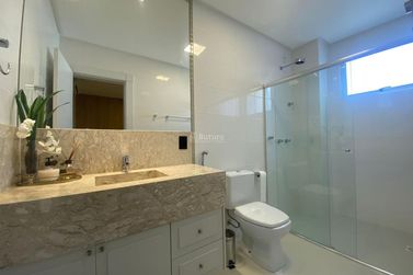 Apartamento &agrave; venda - 1872m&sup2; - Meia Praia