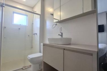 Apartamento para alugar - 128m&sup2; - Meia Praia